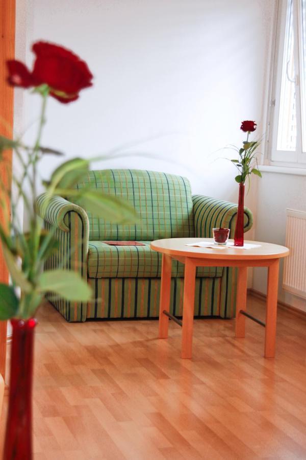 Raiffeisenhof Appartements Ehrenhausen Ngoại thất bức ảnh