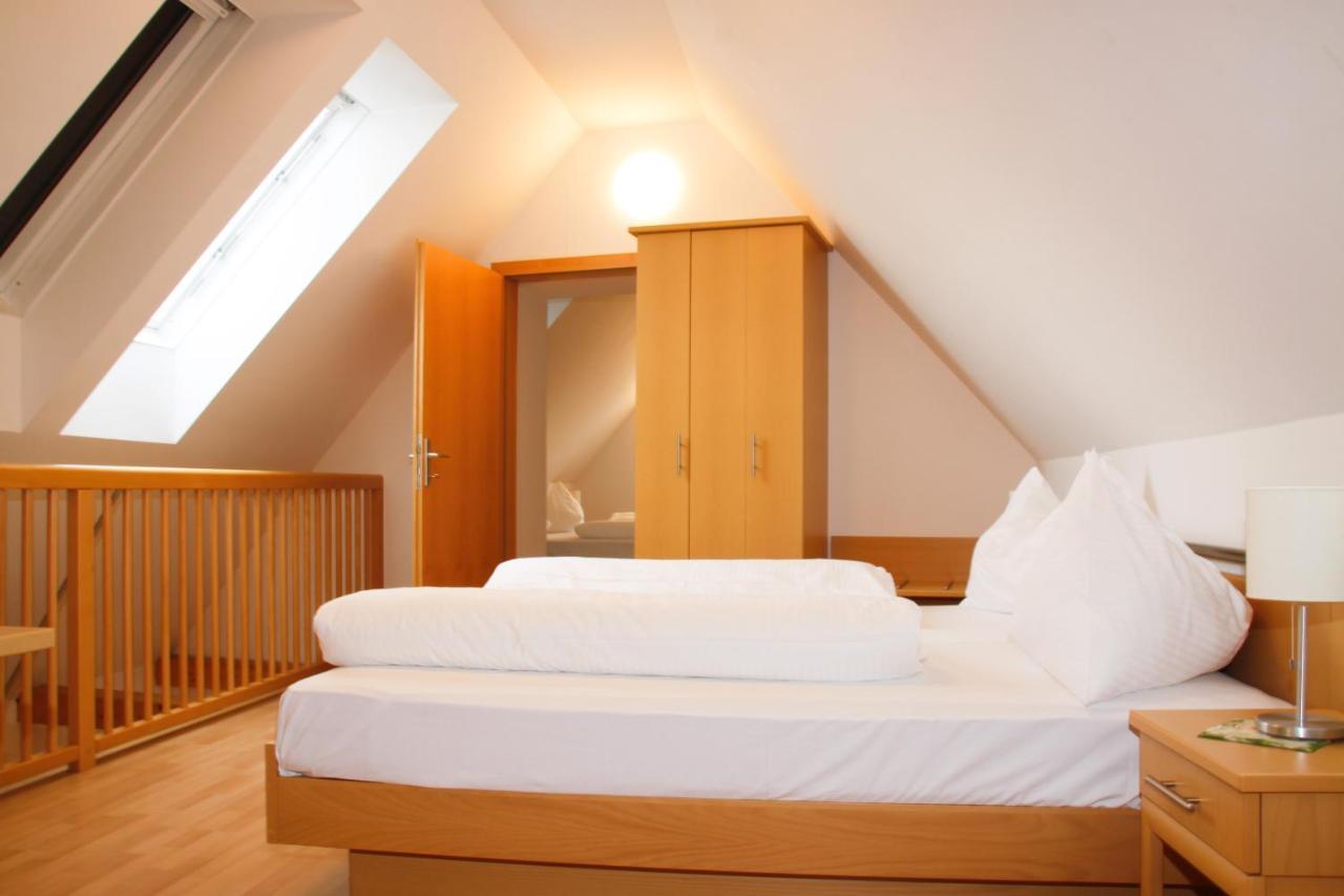 Raiffeisenhof Appartements Ehrenhausen Ngoại thất bức ảnh