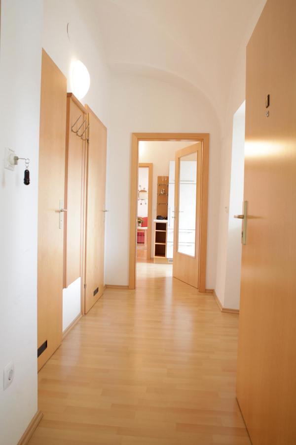 Raiffeisenhof Appartements Ehrenhausen Ngoại thất bức ảnh