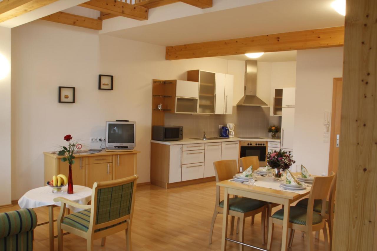 Raiffeisenhof Appartements Ehrenhausen Ngoại thất bức ảnh